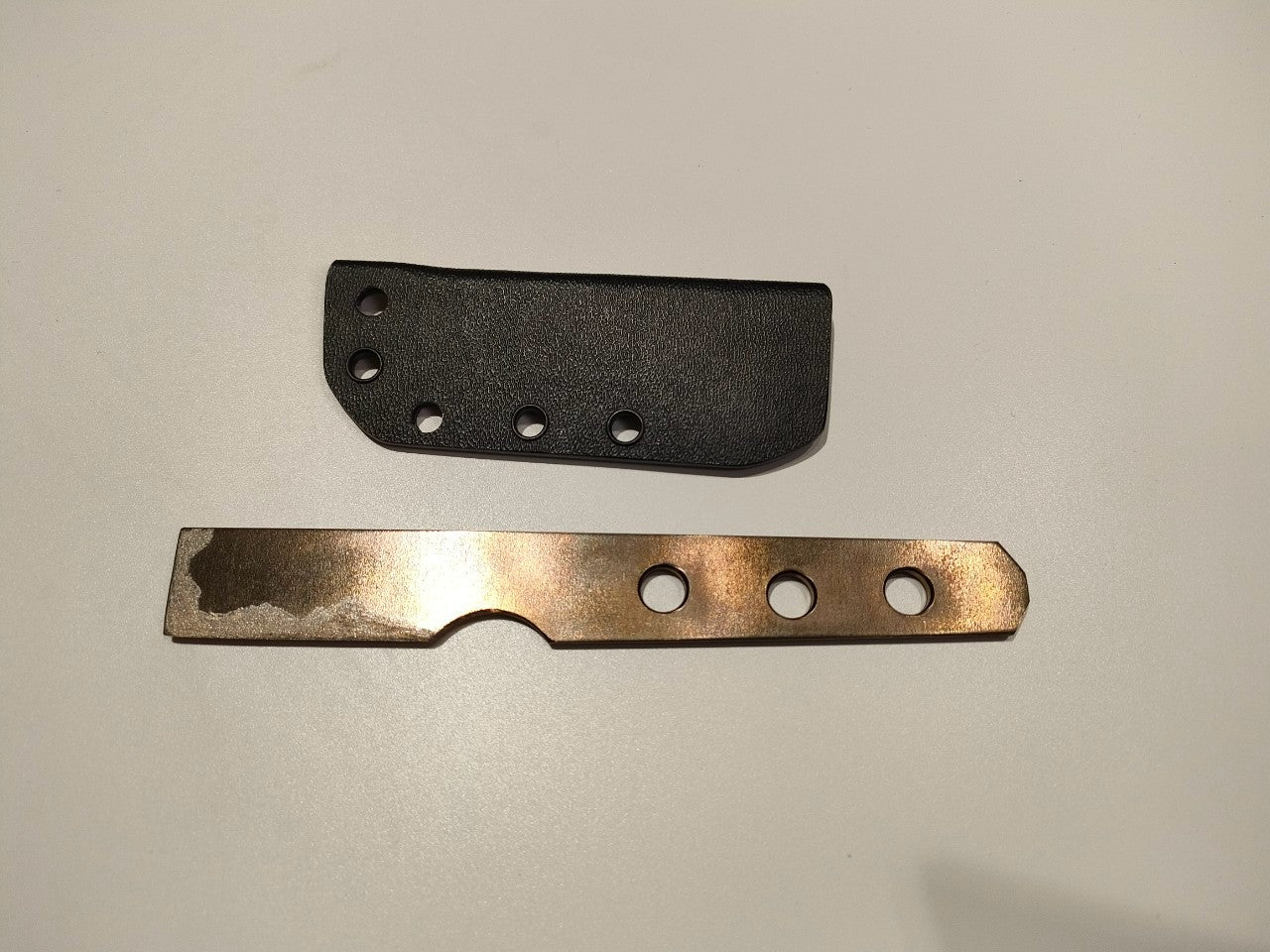 Titanium chisel diving knife