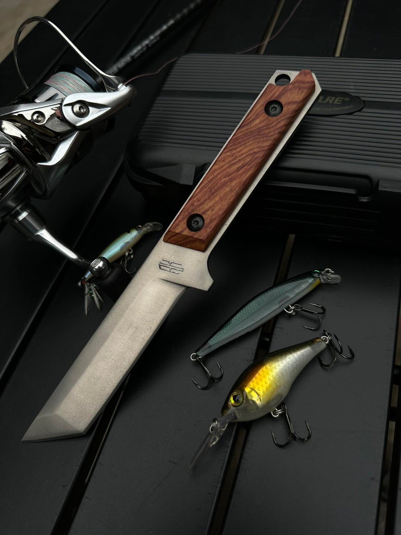 AK เกี่ยวกับยุทธวิธี Tanto Padauk