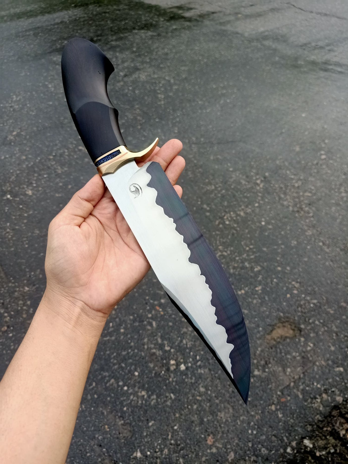 Textured Brass Guard Stingray Bowie