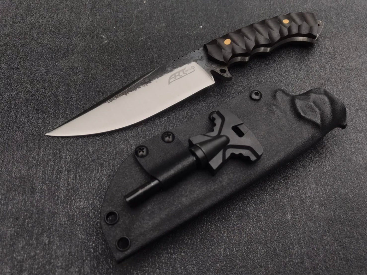 Siam Hunting Camp Knife & Ferro Rod