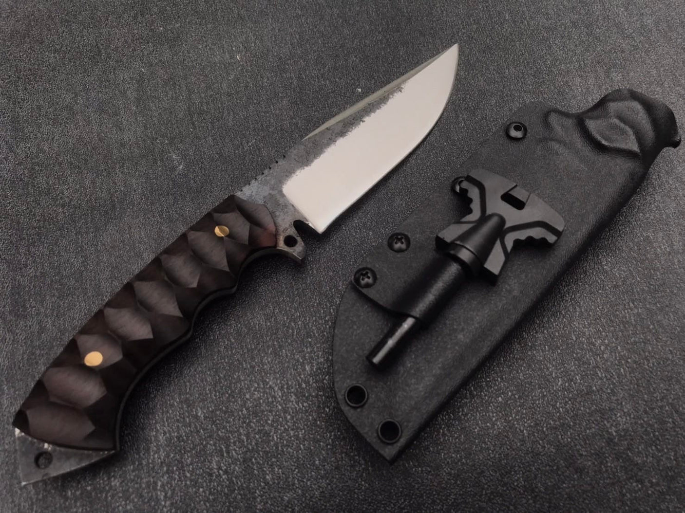 Siam Hunting Camp Knife & Ferro Rod